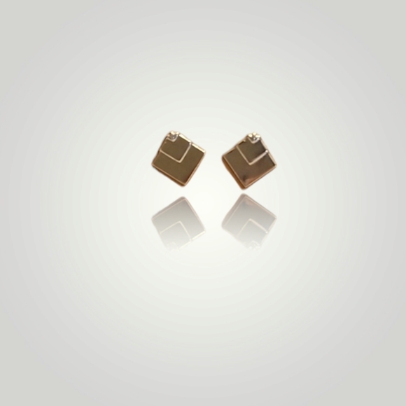 3 for $15-Silvertone fun triangular shaped Studded earrings - Picture 1 of 4